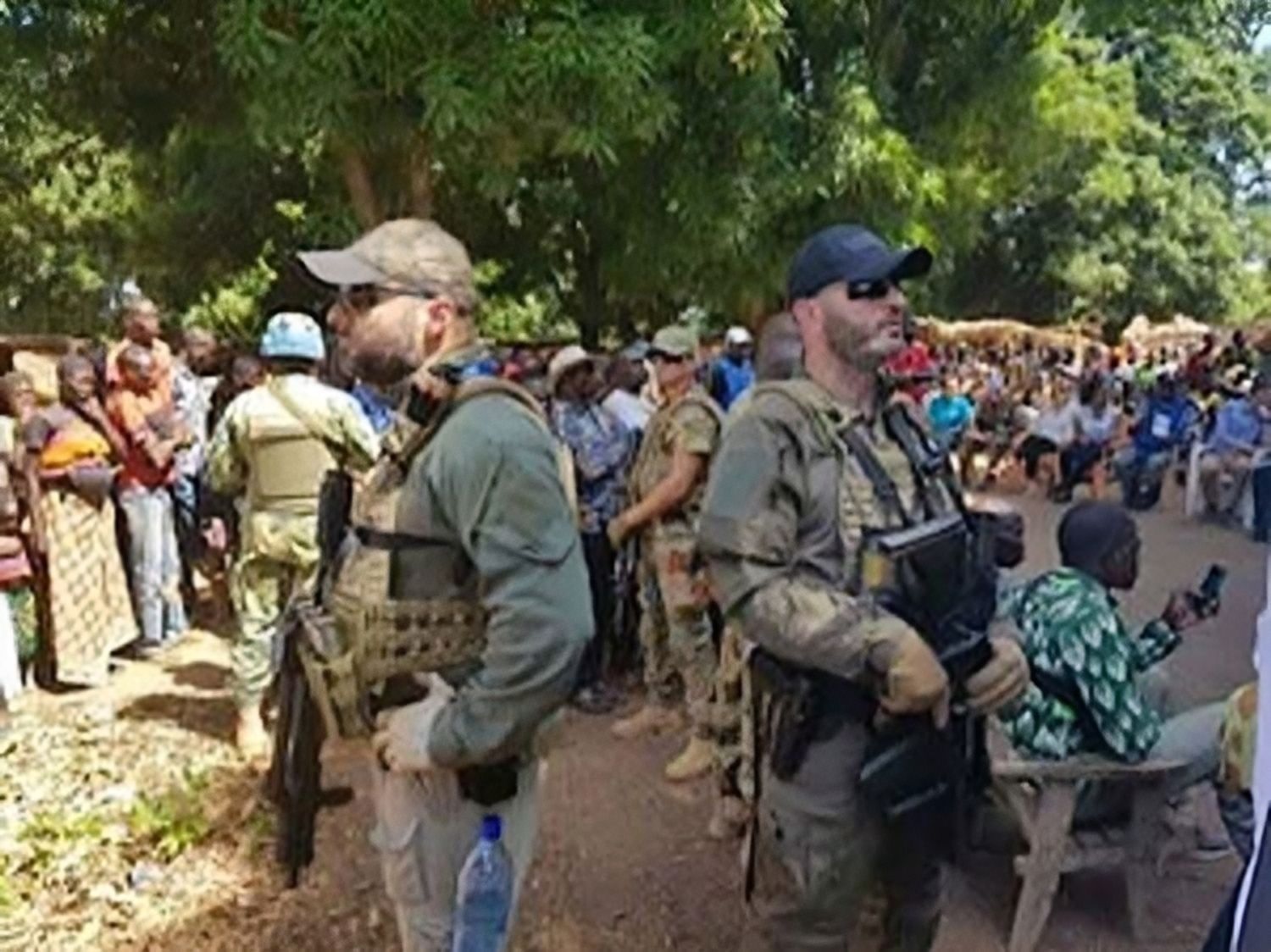 Russian mercenaries in Koundili, in Ouham-Pendé, on May 25, 2019 during the official visit of a delegation from Bangui after the killing in the region by 3R rebels